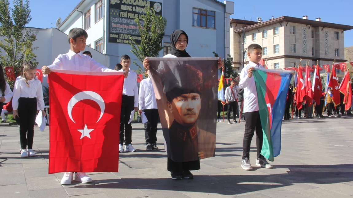 Cumhuriyetimizin Kuruluşunun 101. Yılı Coşkuyla Kutlandı.